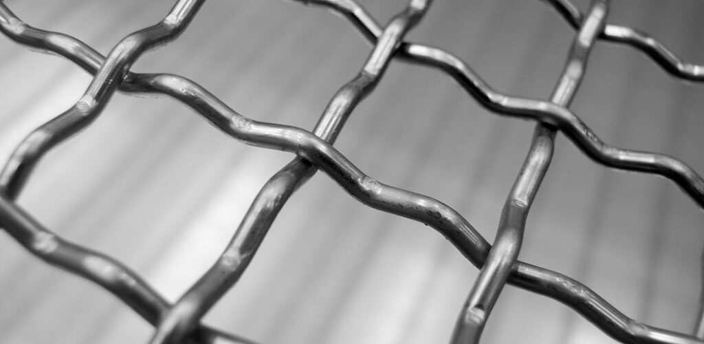 انواع توری‌های صنعتی فلزی و کاربردهای آن‌ها